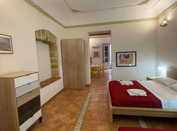 Sicooli Apartments Via D\'Aragona 33