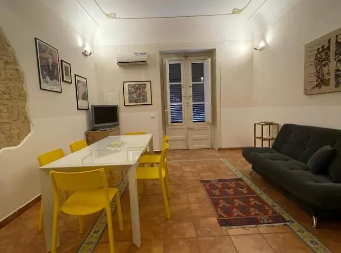 Sicooli Apartments Via D\'Aragona 33